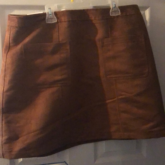 Skirt - Picture 3 of 3